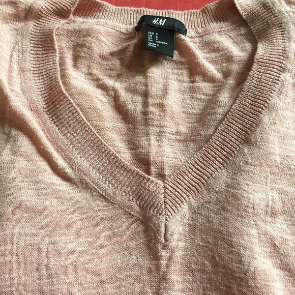EUC H&M lightweight peach sweater S-M - Picture 3 of 7